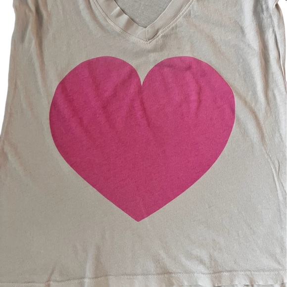 Wildfox Light Gray Pink Heart V Neck Tee Shirt Size Small - Picture 7 of 9
